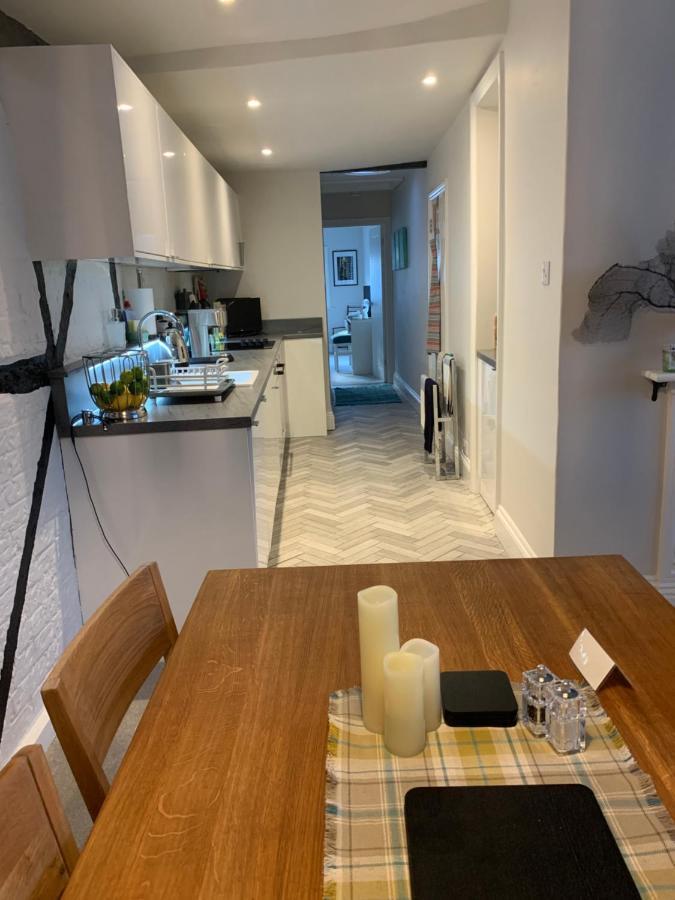 Hideaway Holiday Apartment Salisbury Zewnętrze zdjęcie