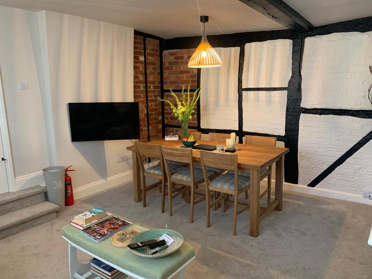 Hideaway Holiday Apartment Salisbury Zewnętrze zdjęcie